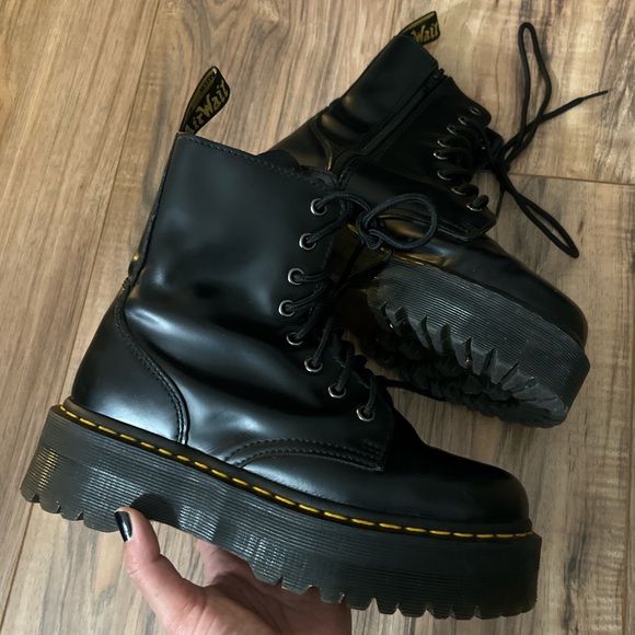 **SOLD** Doc Marten Platform Boots - Picture 2 of 10